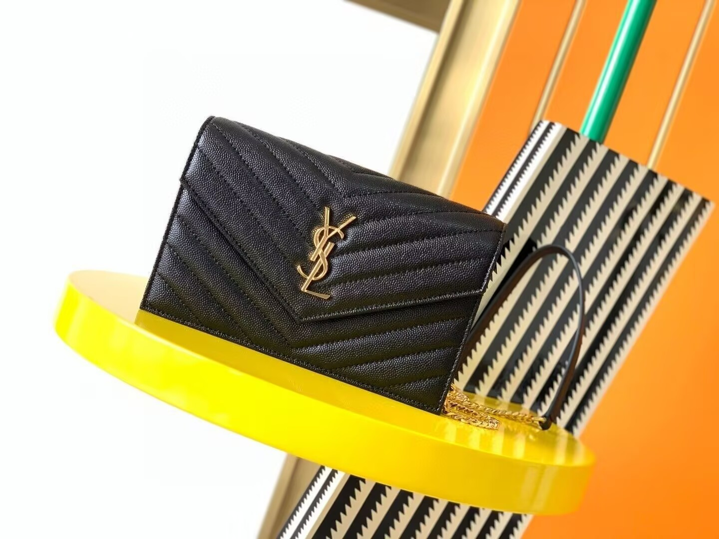 YSL Cassandra WOC envelope chain wallet 19 x 12.5 x 3.5cm - Image 2
