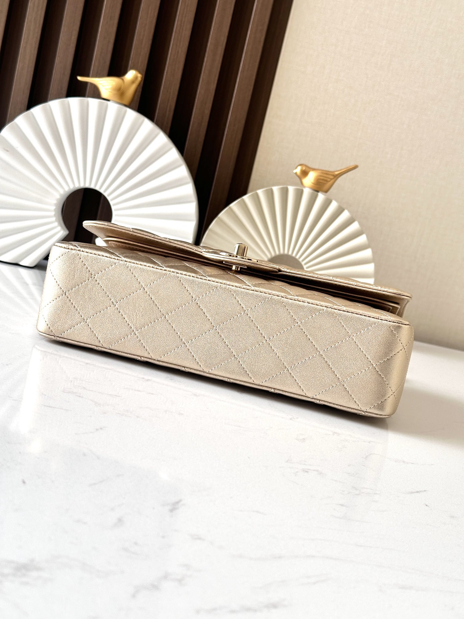Chanel Classic Flap a01112 Gold 15.5×25.5×6.5cm - Image 6
