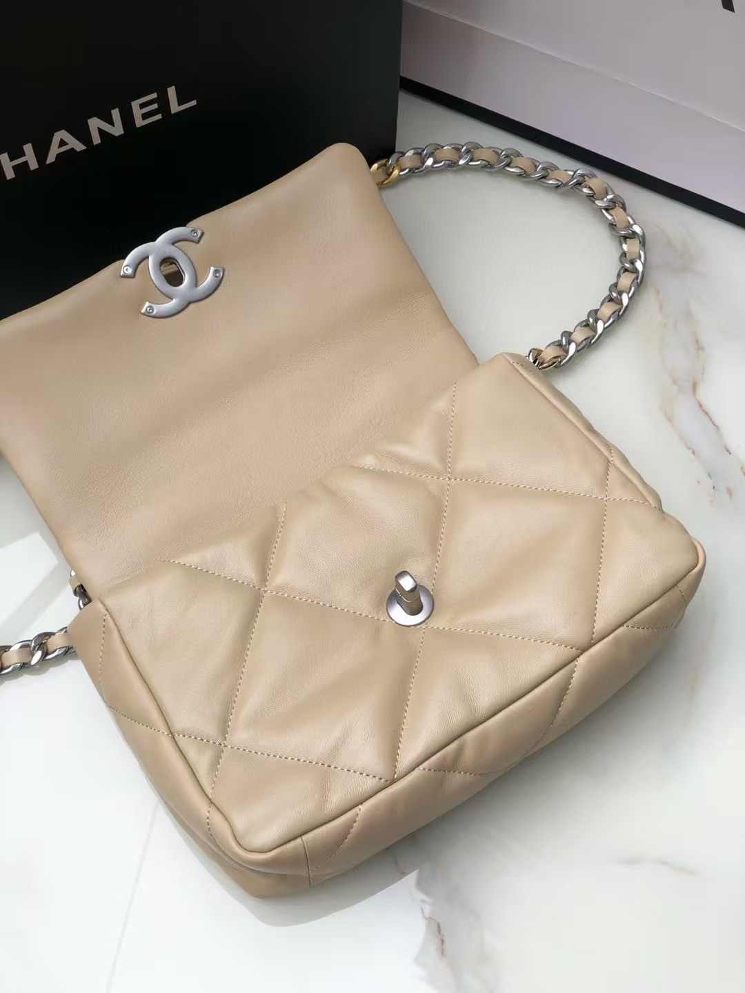 CHANEL 19 HANDBAG Shiny Leather, Gold-Tone, Silver-Tone & Ruthenium-Finish Metal Beige 26x16x9cm - Image 4