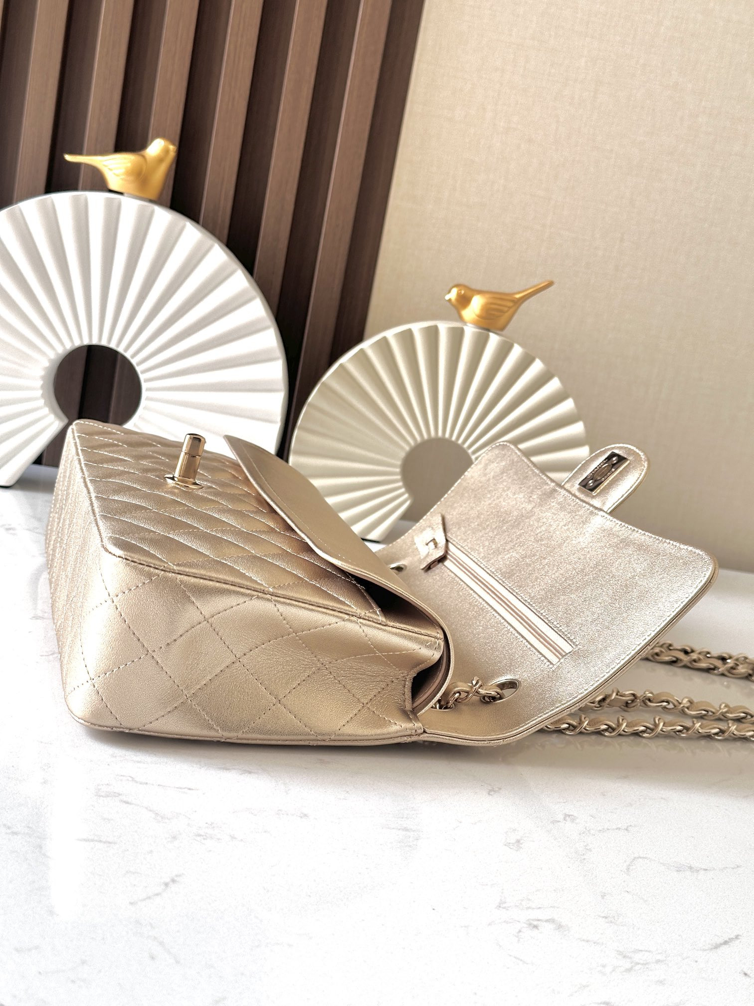Chanel Classic Flap a01112 Gold 15.5×25.5×6.5cm - Image 7