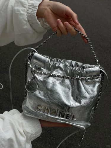CHANEL 22 Mini Handbag Metallic Calfskin & Silver-Tone Metal 1 photo review
