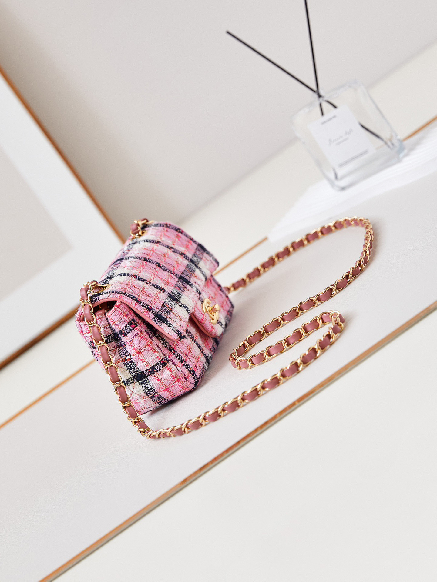 CHANEL MINI CLASSIC HANDBAG 12 ¡Á 20 ¡Á 6 cm - Image 4