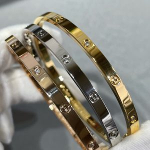 Alternative view of Cartier LOVE bracelet, small model, 6 diamonds