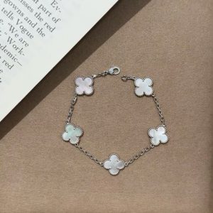 Alternative view of Van Cleef & Arpels Vintage Alhambra bracelet, 5 motifs 7
