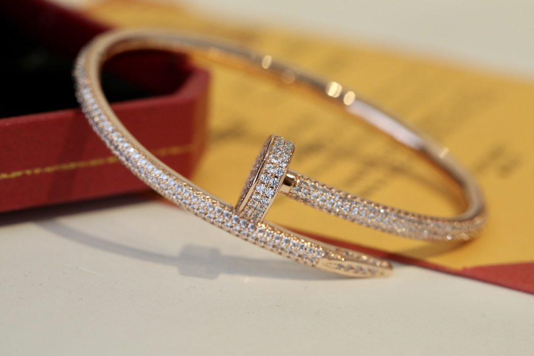 Cartier Juste un Clou bracelet, classic model, half-paved - Image 11