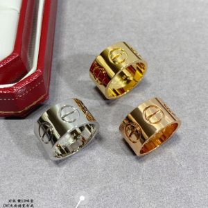 Alternative view of Cartier LOVE ring, large model