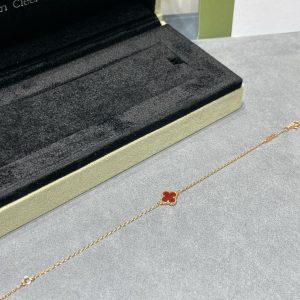 Alternative view of Van Cleef & Arpels Sweet Alhambra bracelet