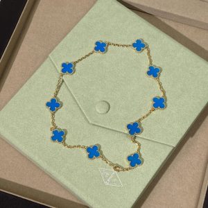 Alternative view of Van Cleef & Arpels Vintage Alhambra necklace, 10 motifs 4