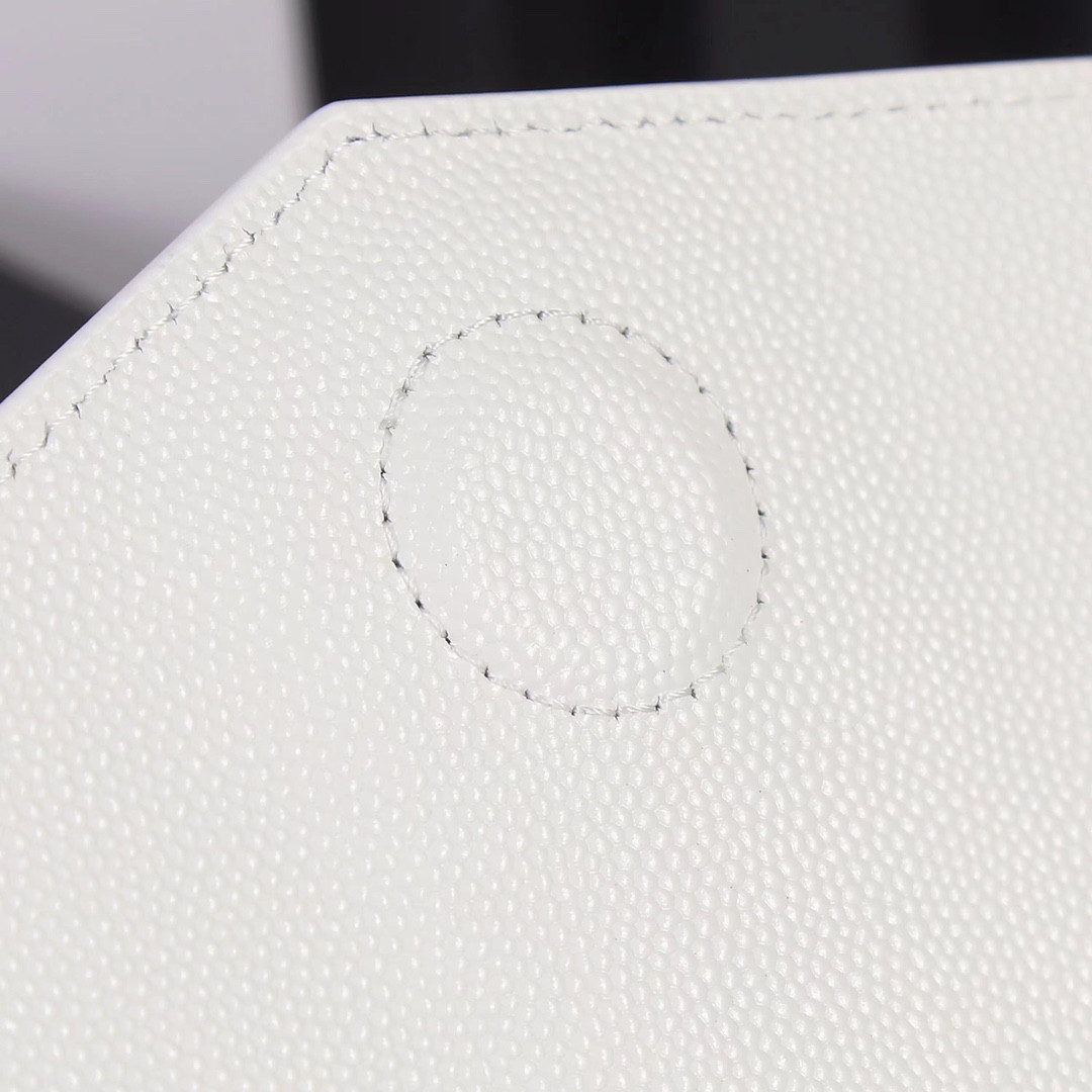 UPTOWN POUCH IN GRAIN DE POUDRE EMBOSSED LEATHER BLANC VINTAGE - Image 7