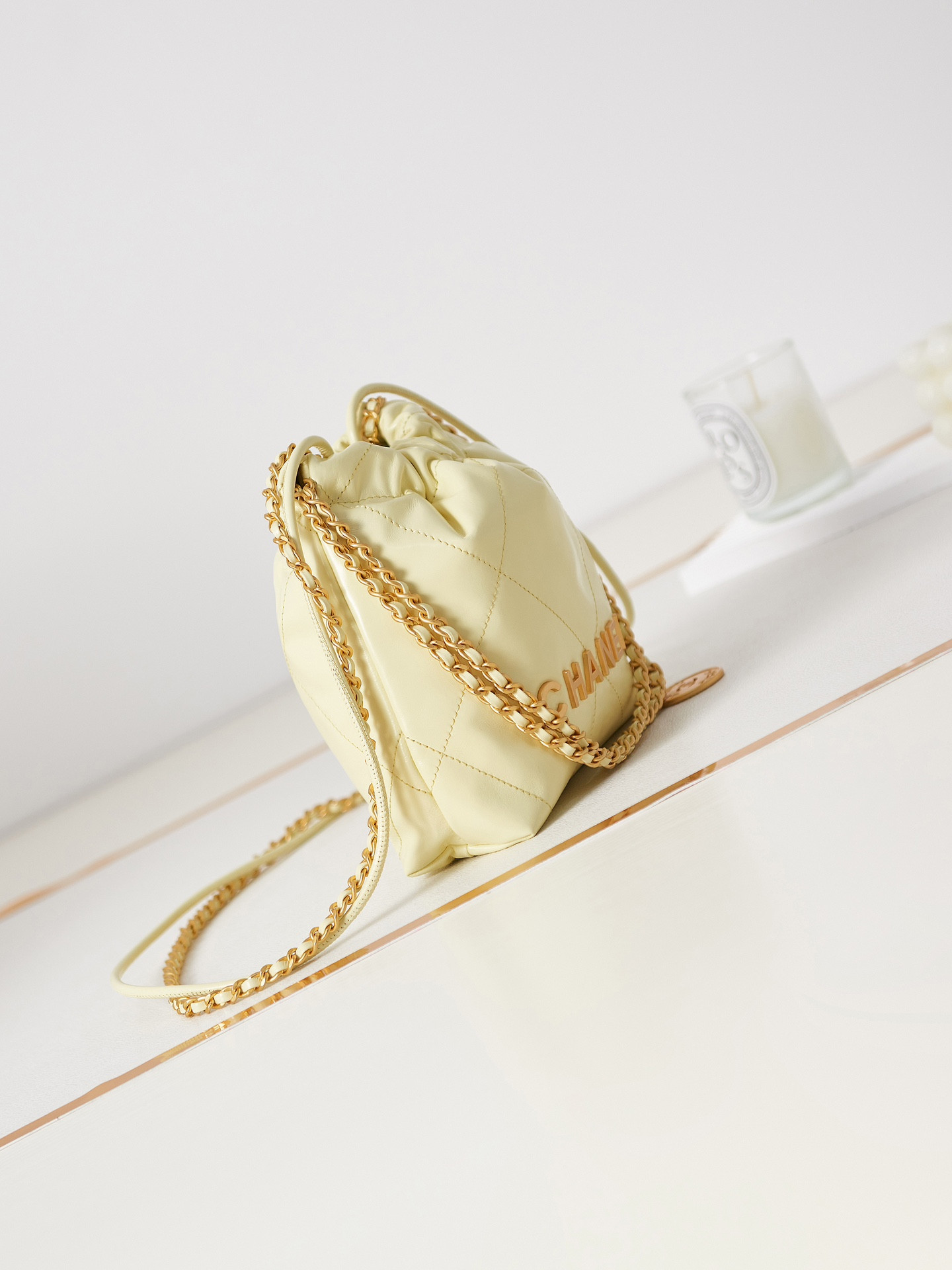 CHANEL 22 MINI HANDBAG Shiny Calfskin Yellow 7.8 ¡Á 7.4 ¡Á 2.3 in - Image 4
