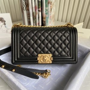BOY CHANEL HANDBAG Shiny Grained Calfskin 5.9 × 9.8 × 3.5 in
