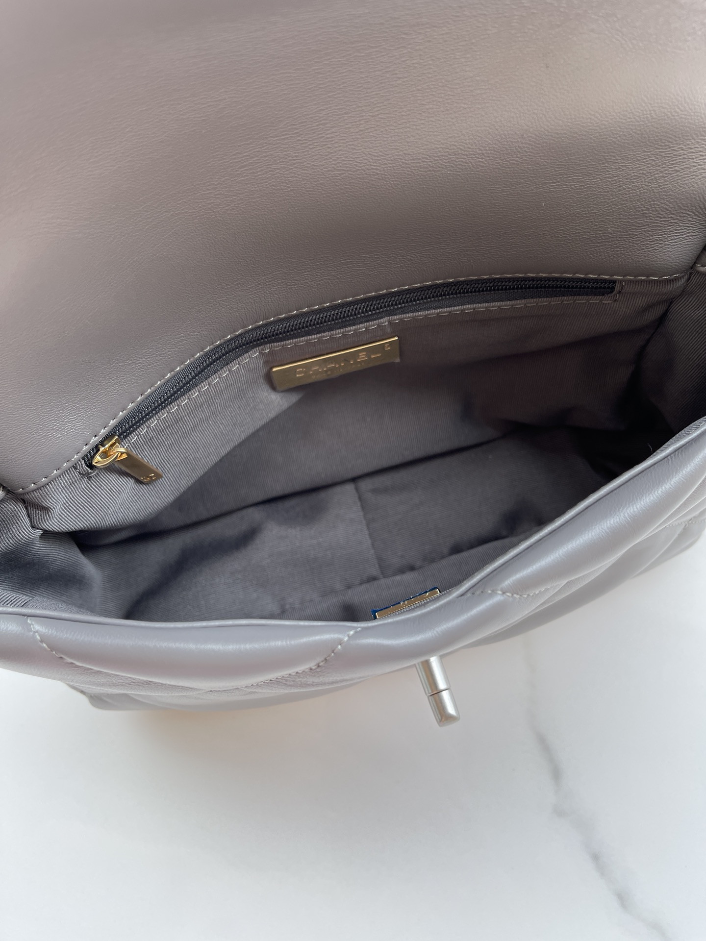 CHANEL 19 HANDBAG Shiny Leather, Gold-Tone, Silver-Tone & Ruthenium-Finish Metal Dark Gray 6.2 x 10.1 x 3.5 in - Image 7