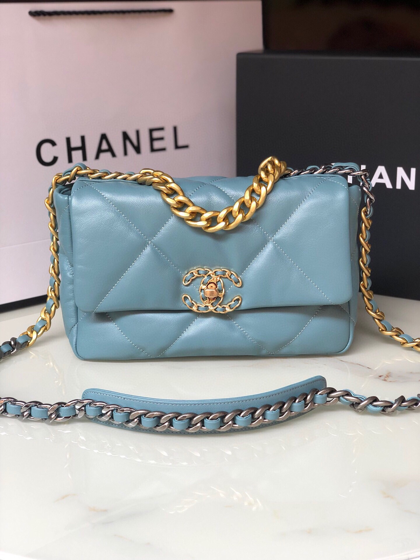 CHANEL 19 HANDBAG Shiny Leather, Gold-Tone, Silver-Tone & Ruthenium-Finish Metal Blue 6.2 x 10.1 x 3.5 in - Image 2