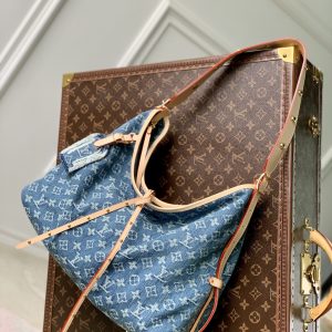 LOUIS VUITTON M46855 CarryAll MM 15.4 x 11.8 x 5.9 inches