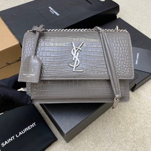YSL SUNSET MEDIUM IN CROCODILE-EMBOSSED LEATHER GRAY 8 X 6.2 X 2.5 INCHES