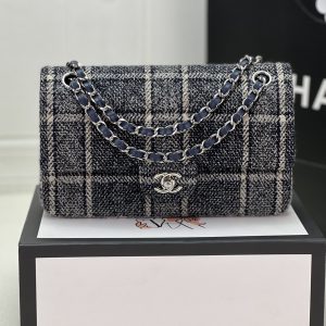 CHANEL CLASSIC 11.12 HANDBAG Tweed & Silver-Tone Metal 6 ¡Á 9.9 ¡Á 2.5 in