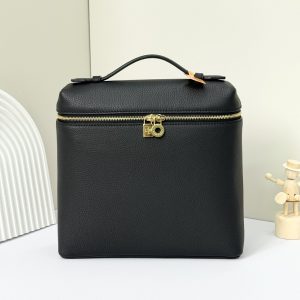 Loro Piana Extra Pocket backpack L23.5 Grained Calfskin 23 x 21 x 8 cm