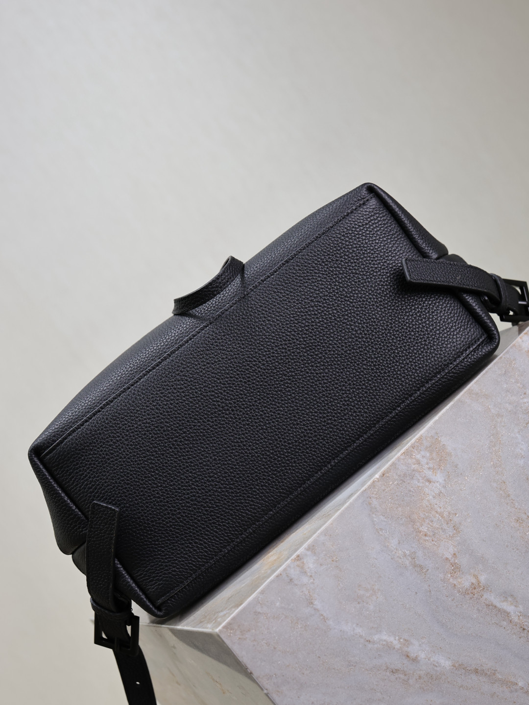 YSL sac de jour backpack in grained leather 29 x 37.5 x 14 cm - Image 10