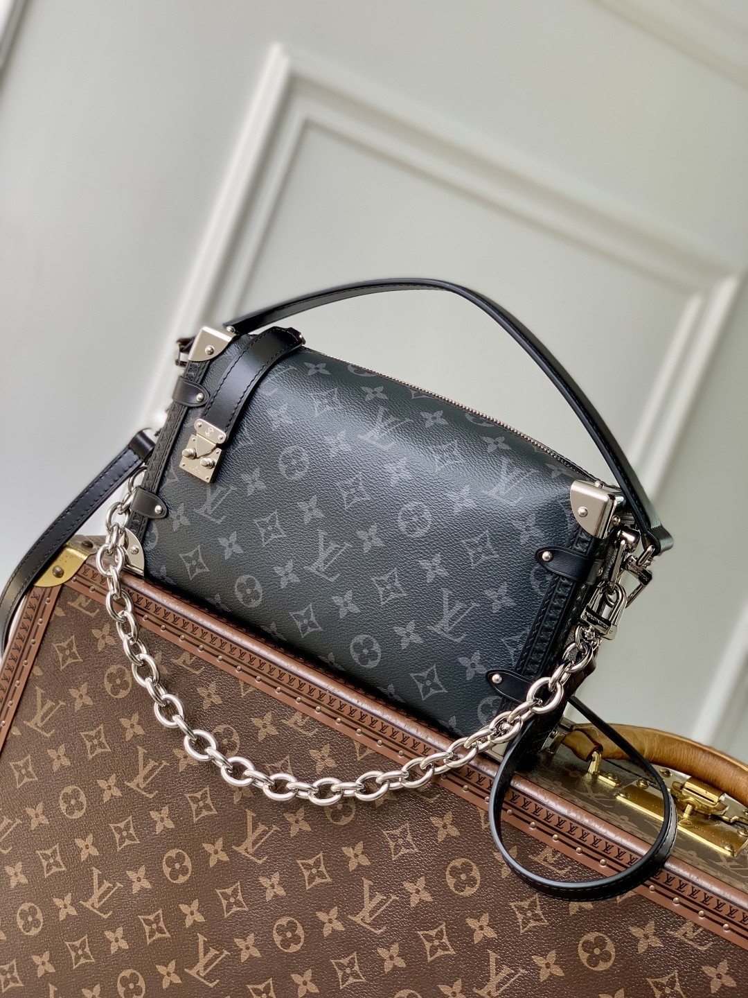 LV Side Trunk MM East West M26226 28x15x7cm - Image 2