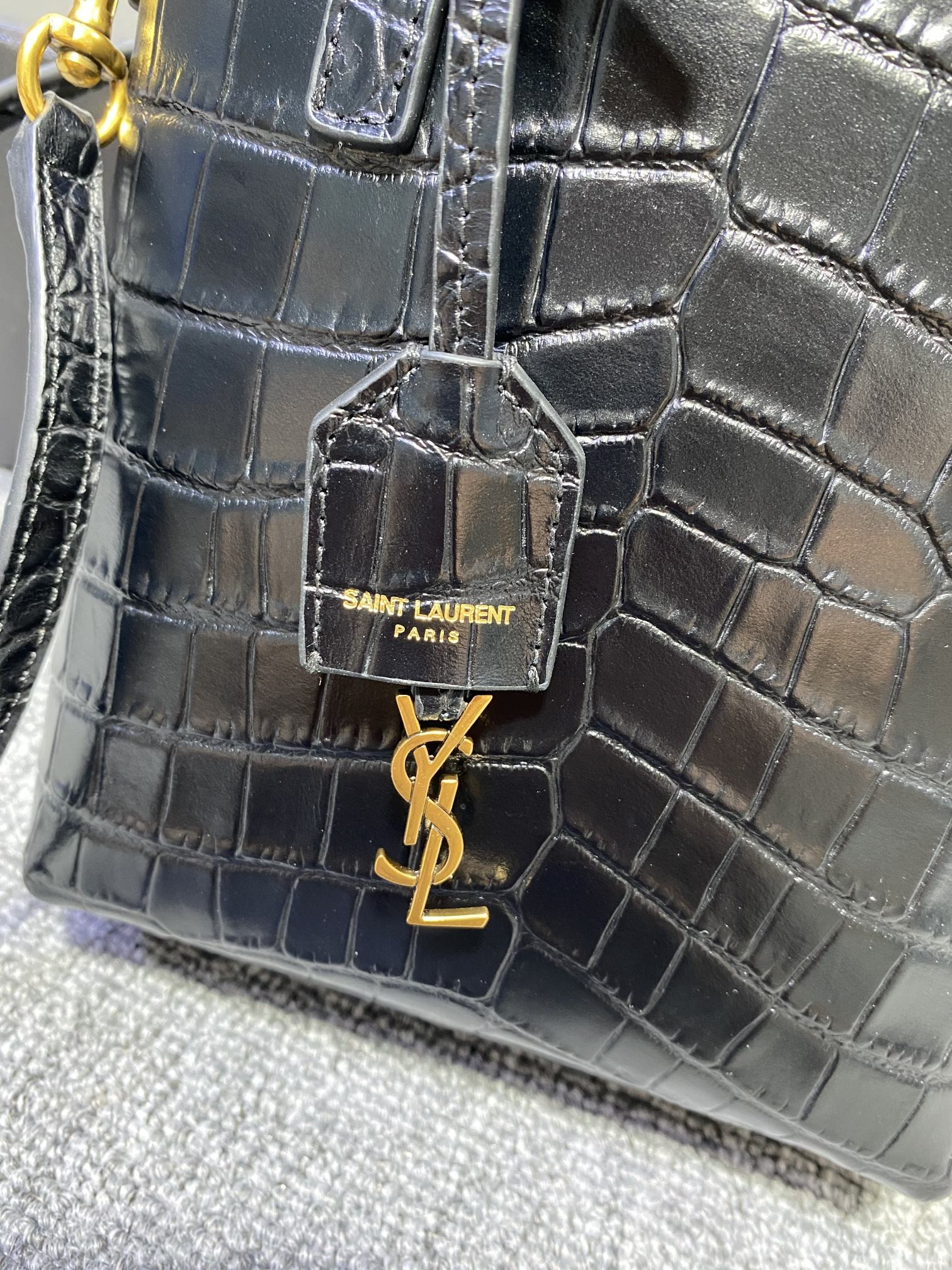 YSL Mini Toy Shopping Saint Laurent IN CROCODILE-EMBOSSED LEATHER 18x17x8cm - Image 7