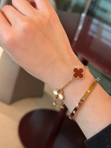 Cartier LOVE bracelet, small model, 6 diamonds photo review