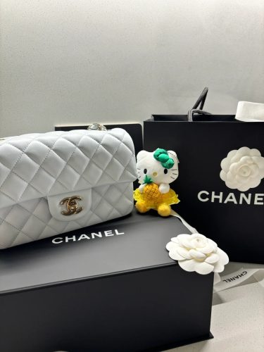 CHANEL Classic 11.12 Flap Bag Lambskin & Gold-Tone Metal 3 photo review
