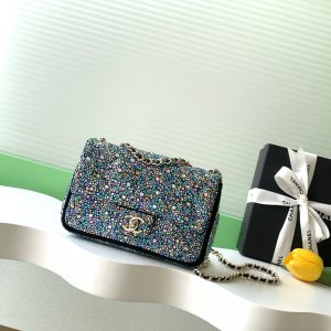Alternative view of Chanel Flap Bag 13x21x8cm #2