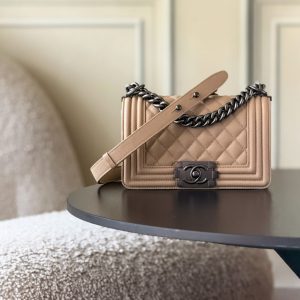Alternative view of Chanel Boy Handbag 12x20x7cm #17