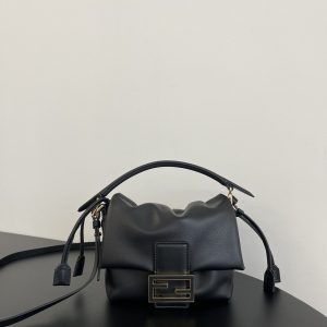 Alternative view of Fendi Mamma Baguette Small 13x10x16cm