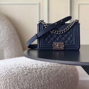 Alternative view of Chanel Boy Handbag 12x20x7cm #14