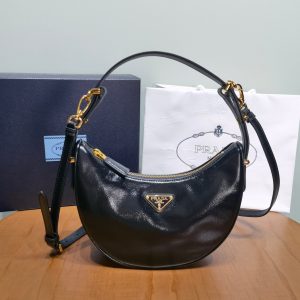 Alternative view of Prada 1BC194 Arqu¨¦ leather small shoulder bag 8
