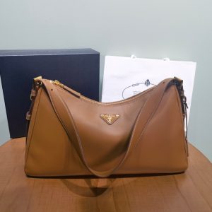 Prada Aim¨¦e 1BC228 large leather shoulder bag 4
