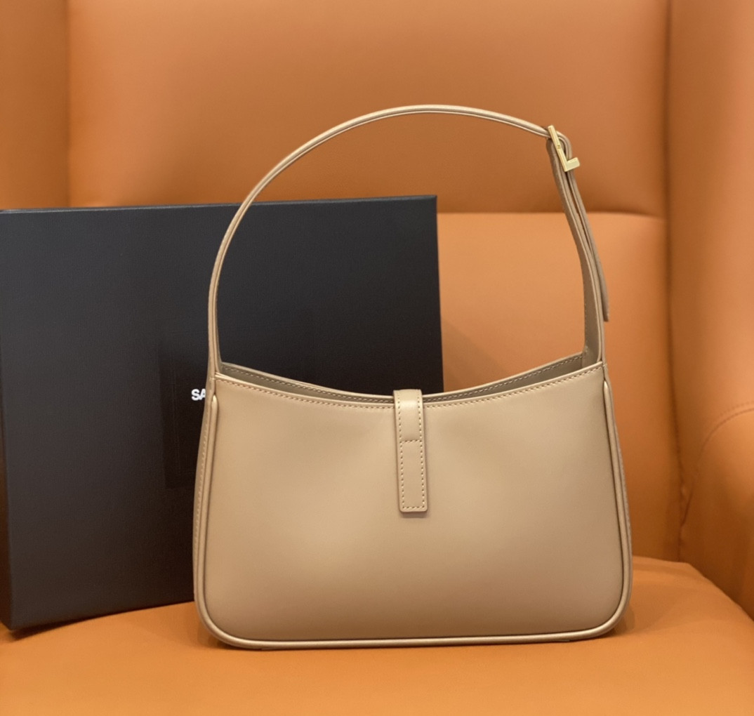 YSL LE 5 ¨¤ 7 IN SMOOTH LEATHER IVOIRE NATUREL 23 X 16 X 6.5 CM - Image 4
