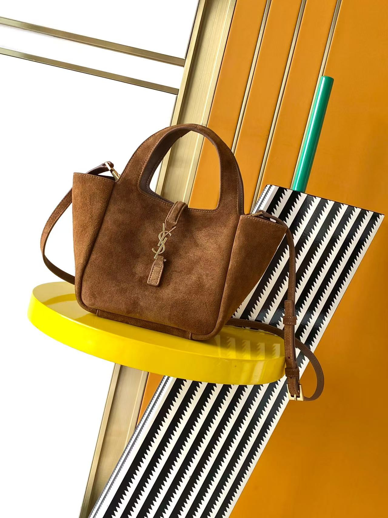 YSL LE 5 ¨¤ 7 BABY BEA in suede 18x15x13cm